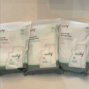 Motif Breastmilk Storage Bags. 300 count